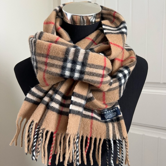 Authentic Burberry Scarf 100% Lambswool 75” Long - Picture 2 of 5